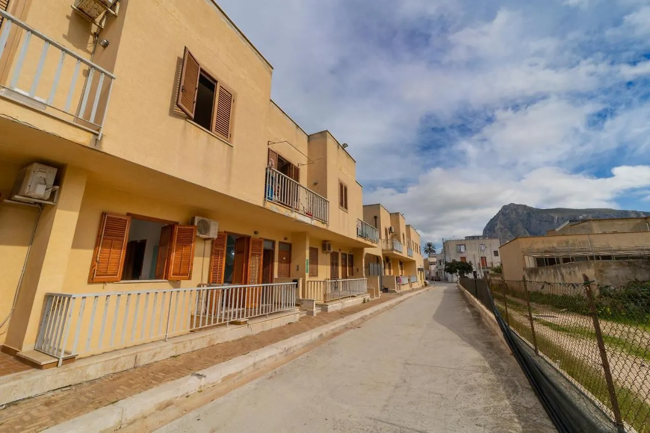 Vila Mi Casa Es Tu Casa San Vito Lo Capo 0*,  Itálie